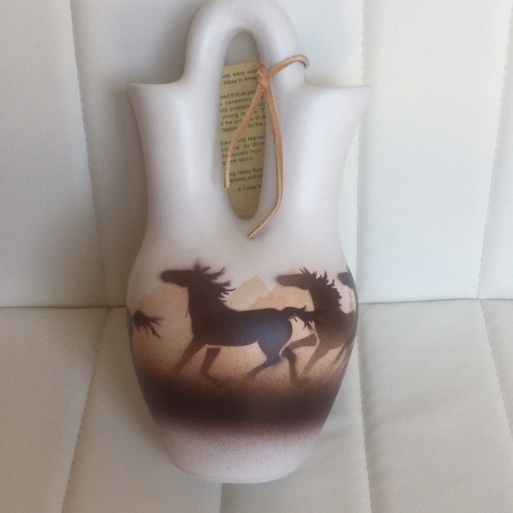 NWT The Legend of the Wedding Vase - Picture 3 of 5